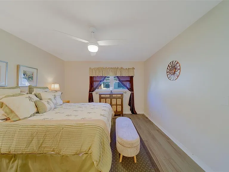 13827 Mission Oaks Blvd — Photo 17