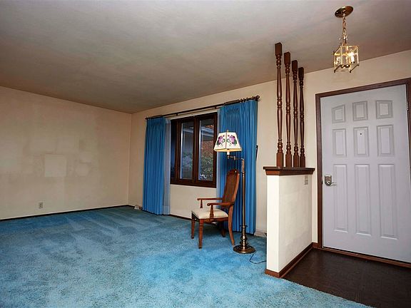 3rd image of 6055 Abington Dr