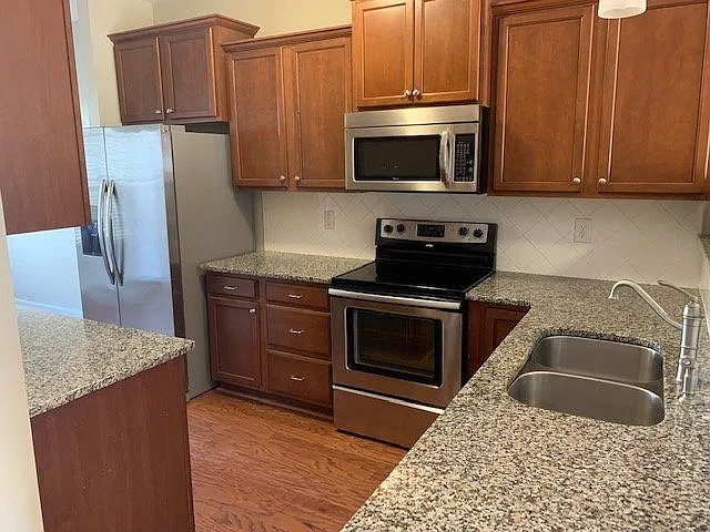 1801 Fox Den Way — Photo 6