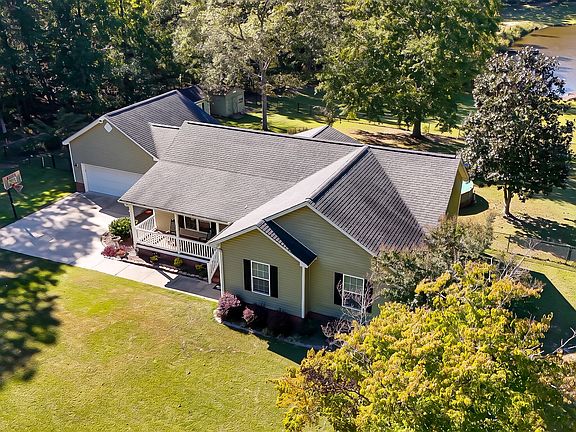 3rd image of 2090 Colony Dr