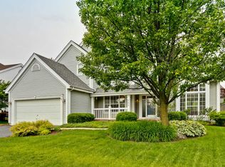 660 Riley Ln, Lake Zurich, IL 60047