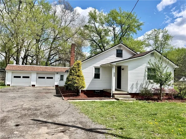 324 Bechtel Rd, Leavittsburg, OH 44430