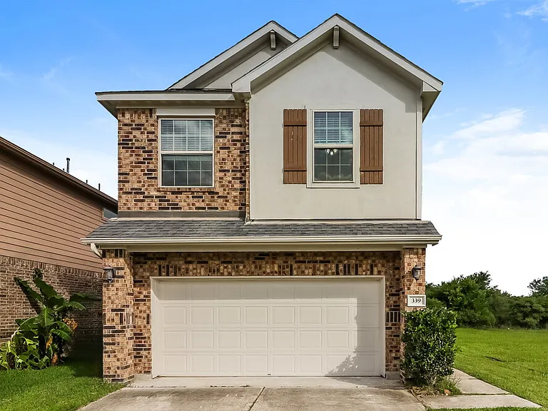 339 Sea Breeze Dr — Photo 1