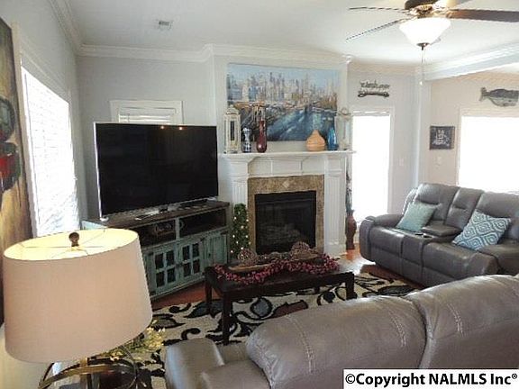 4th image of 1112 Pegasus Dr NW
