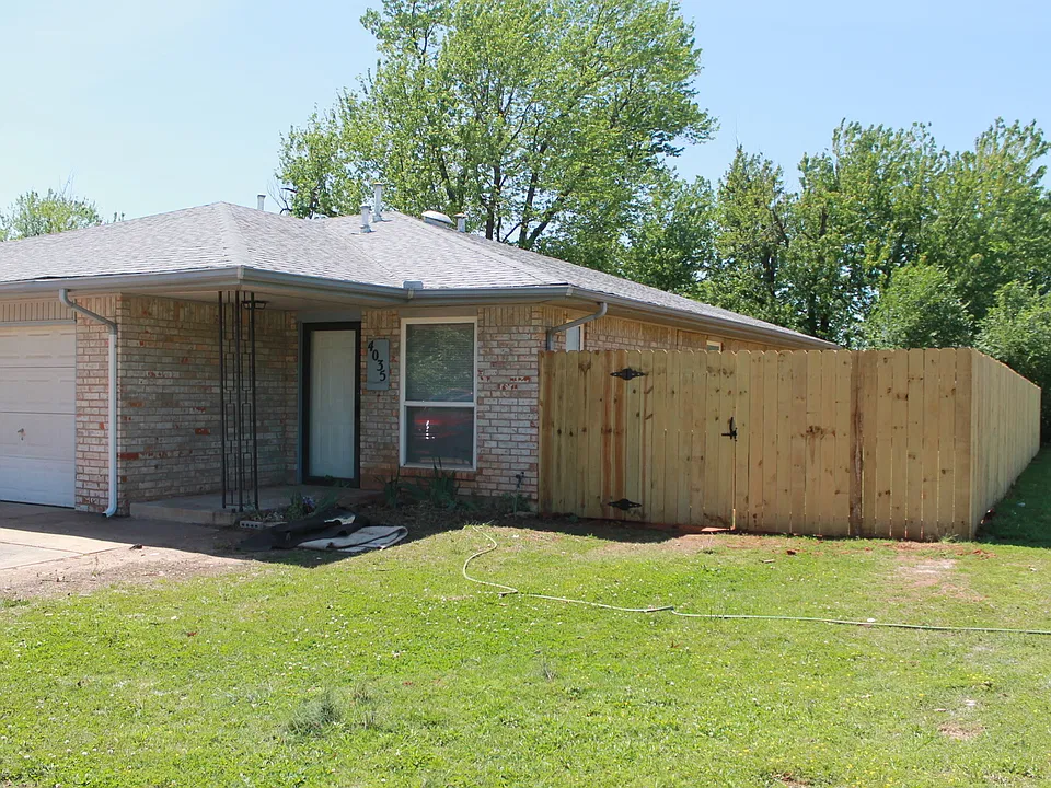 4035 Locust Dr