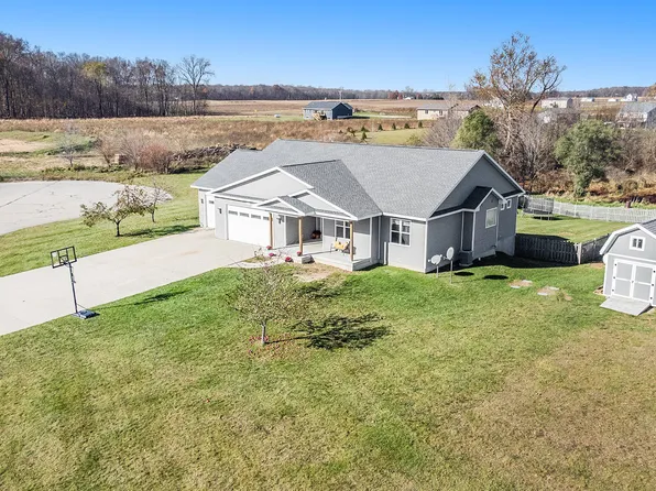 12043 Beauterra Ln, Middleville, MI 49333