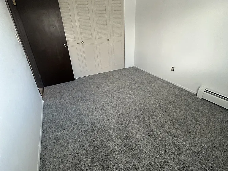 127 11th Ave W #9 — Photo 6
