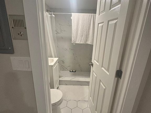 5th image of 2 Snelling Pl #1