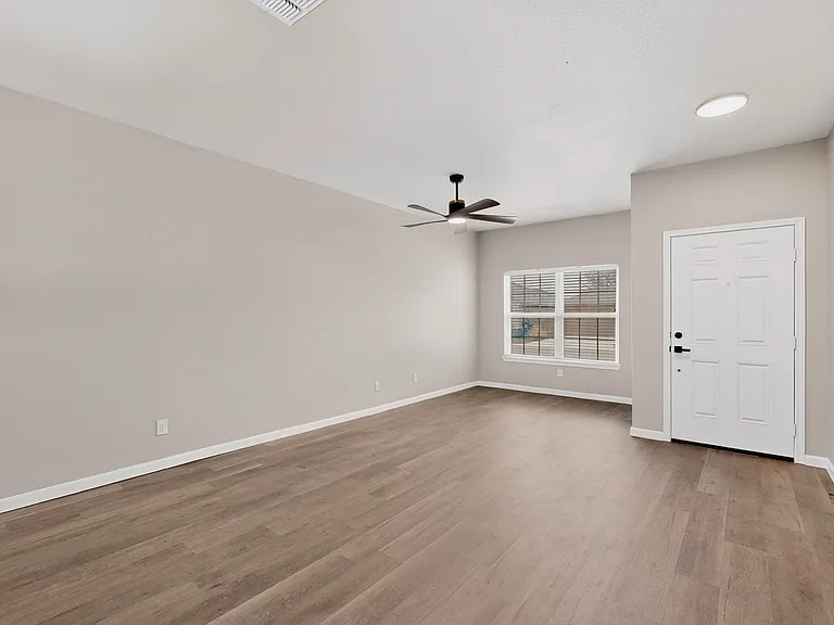 15022 Harbor Lndg — Photo 5
