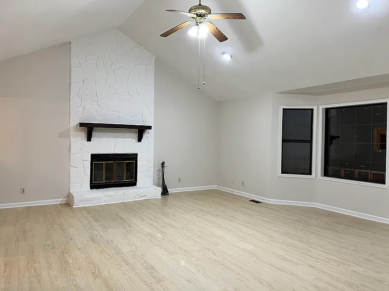 743 Plantation Pkwy — Photo 2