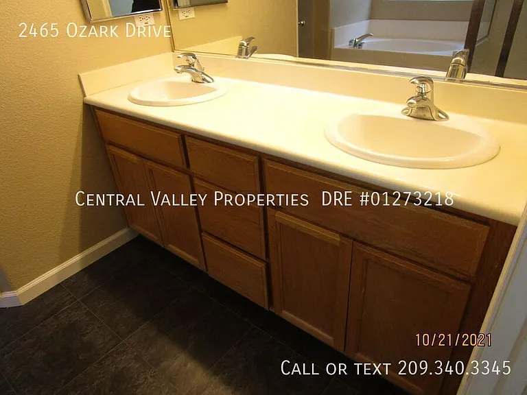 2465 Ozark Dr — Photo 20