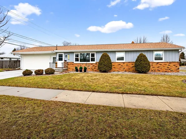 1428 E Pershing St, Appleton, WI 54911