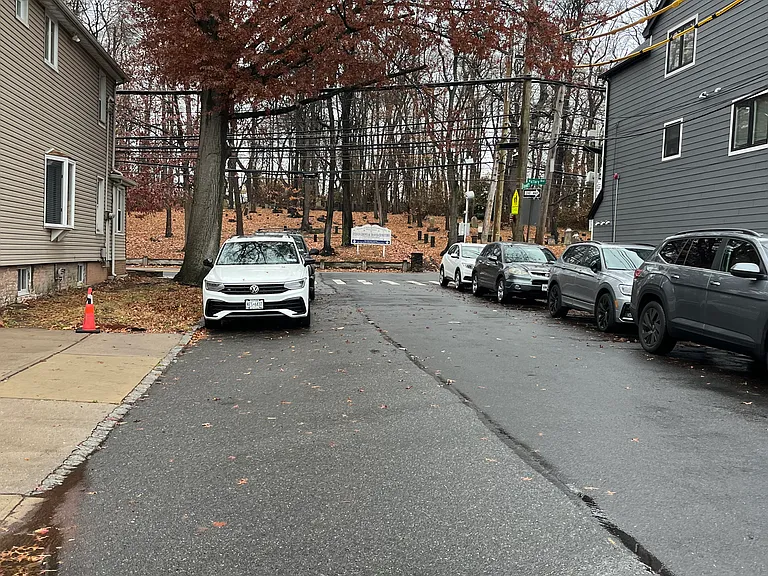 Roswell Ave — Photo 8
