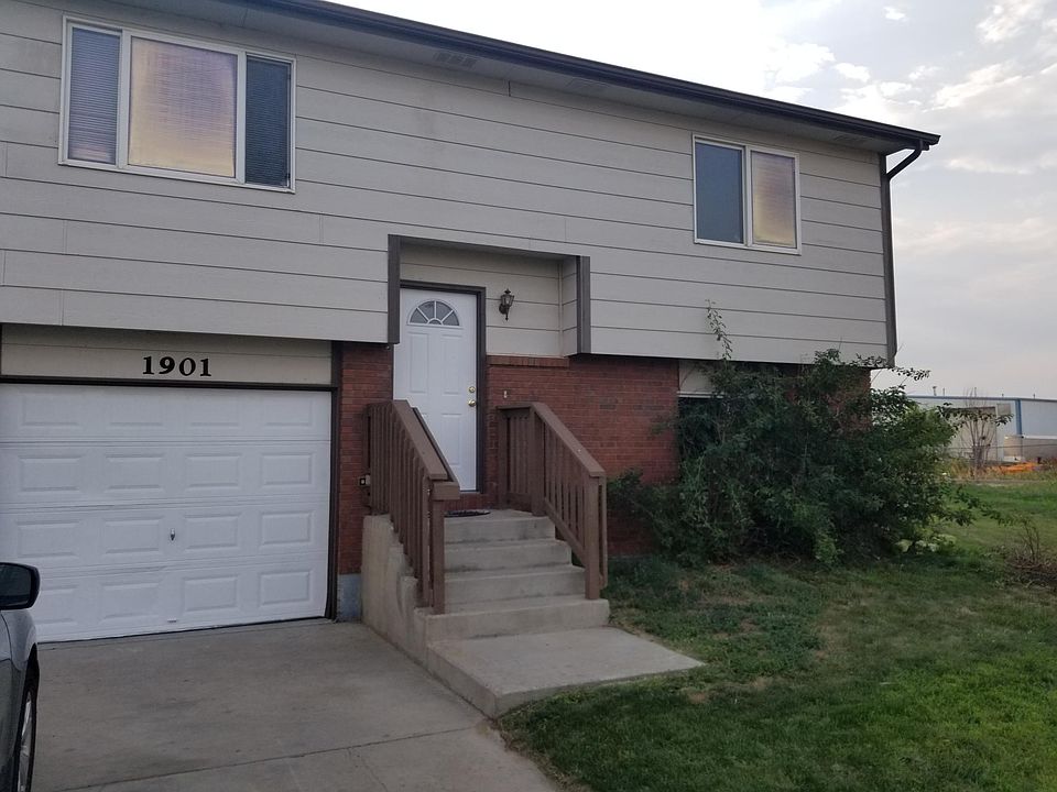 1st image of 1901 Almond Ave