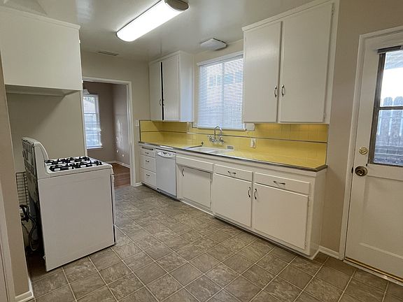 4th image of 2623 N Lamer St