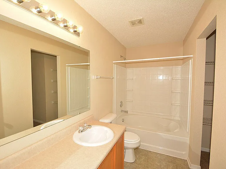 5660 Grassy Bank Dr — Photo 17
