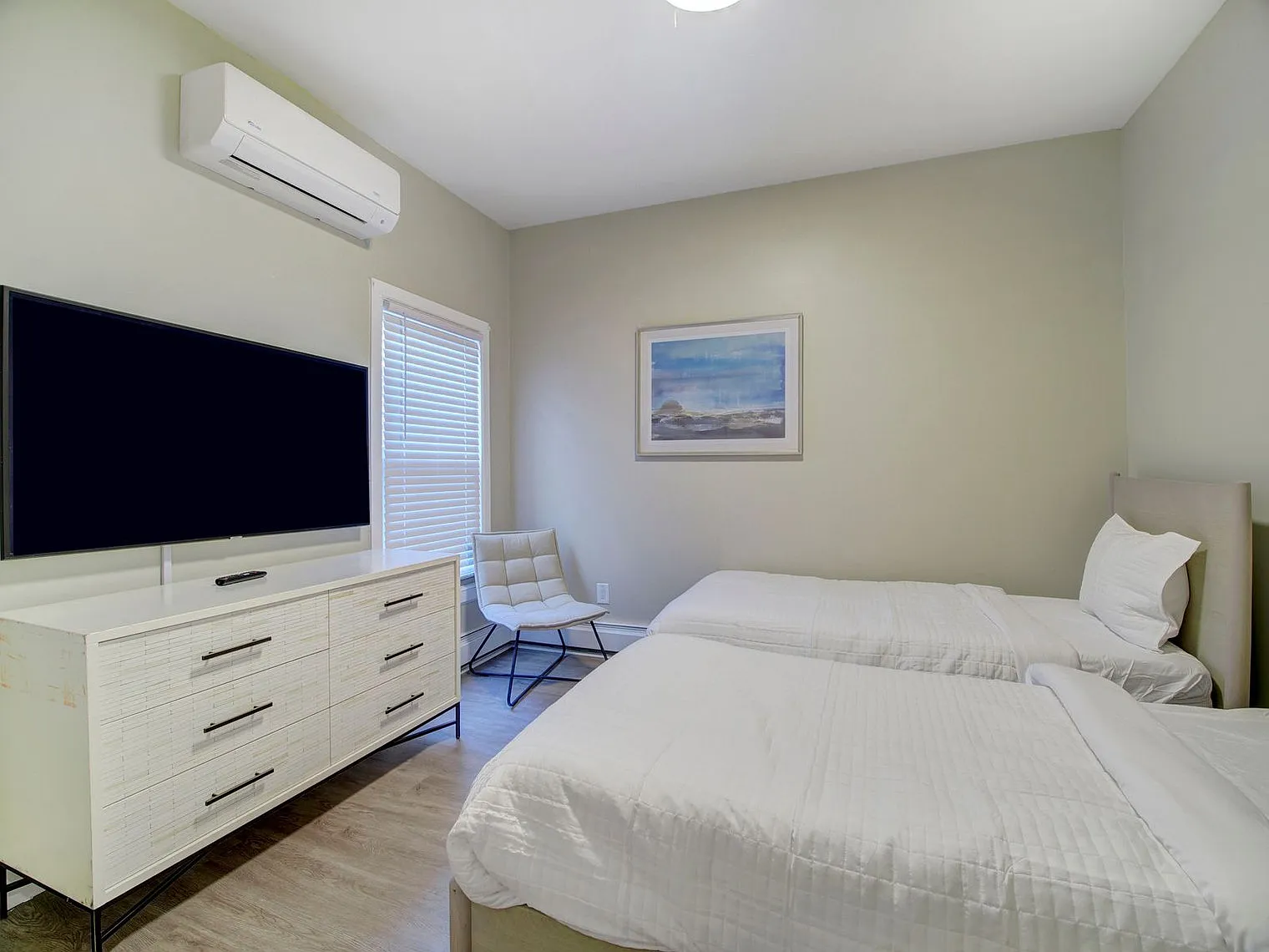 3 bed, 1.0 bath, 1291 sqft, $9,122 — Photo 4