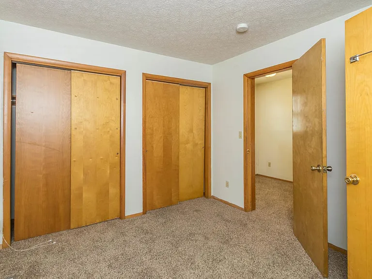 521 E Smith Ave — Photo 7