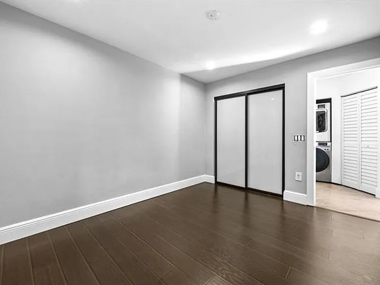 11110 SW 9th Pl — Photo 20