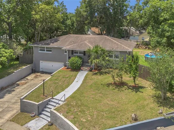 300 HICKORY COURT, APOPKA, FL 32712