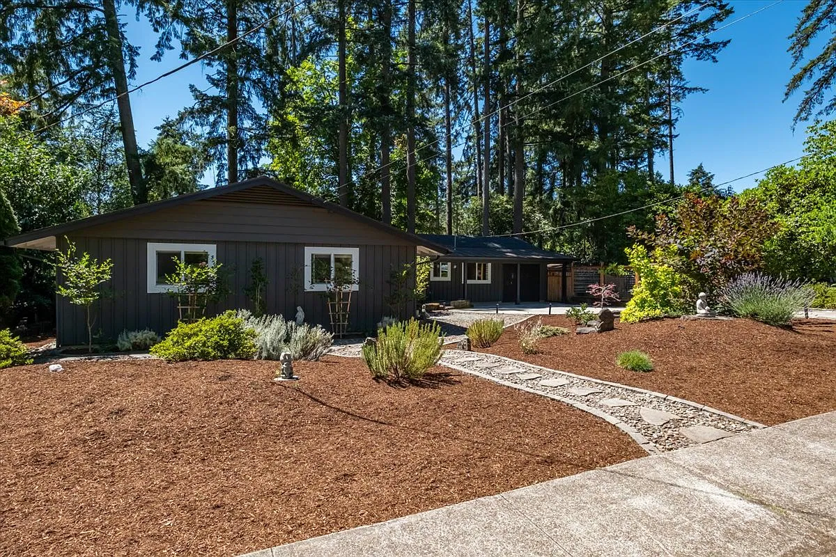 4 bed, 2148 sqft, $3,500 — Photo 4