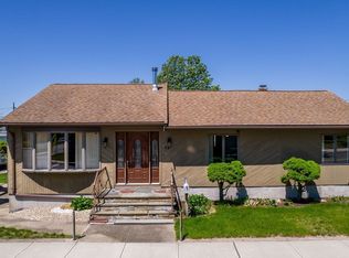 43 Russells Mills Rd, Dartmouth, MA 02748