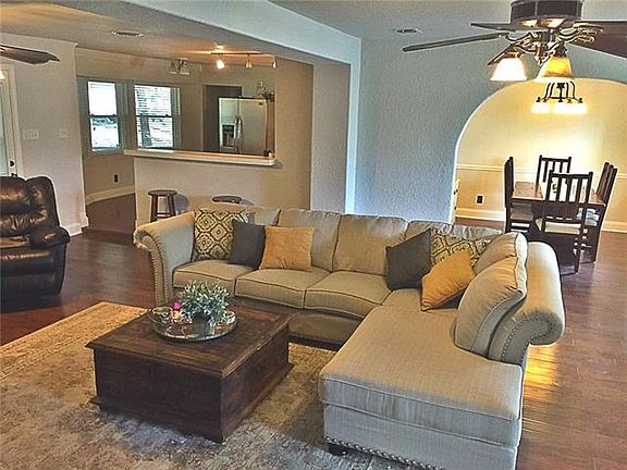 3rd image of 338 Somerset Cir