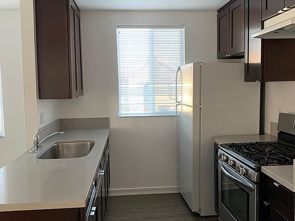 2nd image of 621 N Benton Way APT 5