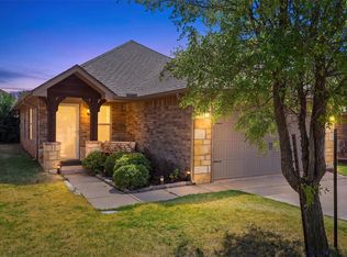 2404 Golden Ln, Edmond, OK 73012
