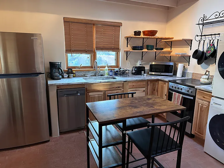 1511 Don Gaspar Ave — Photo 4