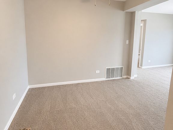 3rd image of 12741 S La Crosse Ave APT 2B