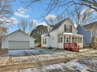 30425 Oak St, Lindstrom, MN 55045