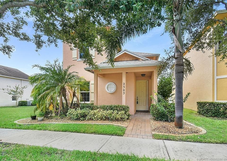 1st image of 2503 SE Ruskin Dr