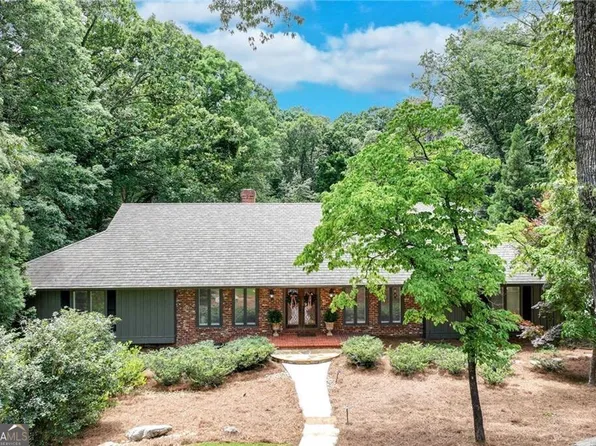 3161 Overlook Dr, Gainesville, GA 30506