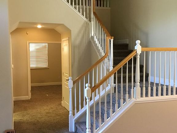 4th image of 2564 Paradise Dr