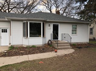 1145 Laurie Rd W, Roseville, MN 55113