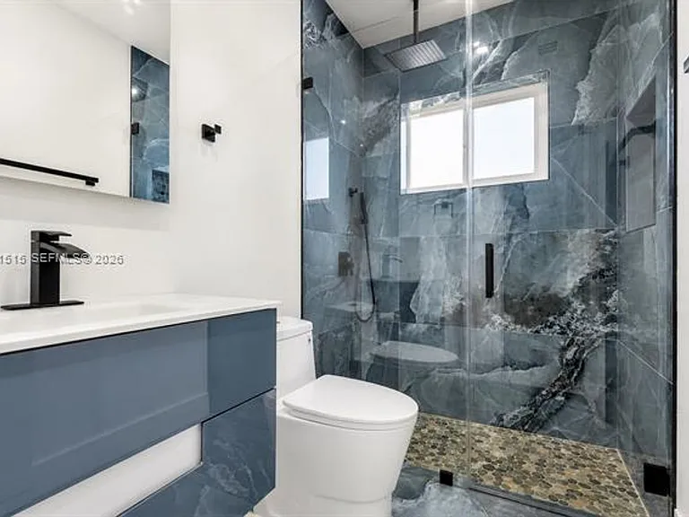 8819 Dickens Ave #8819 — Photo 5