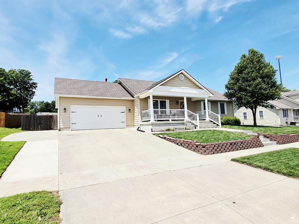 1st image of 1125 Manor Dr