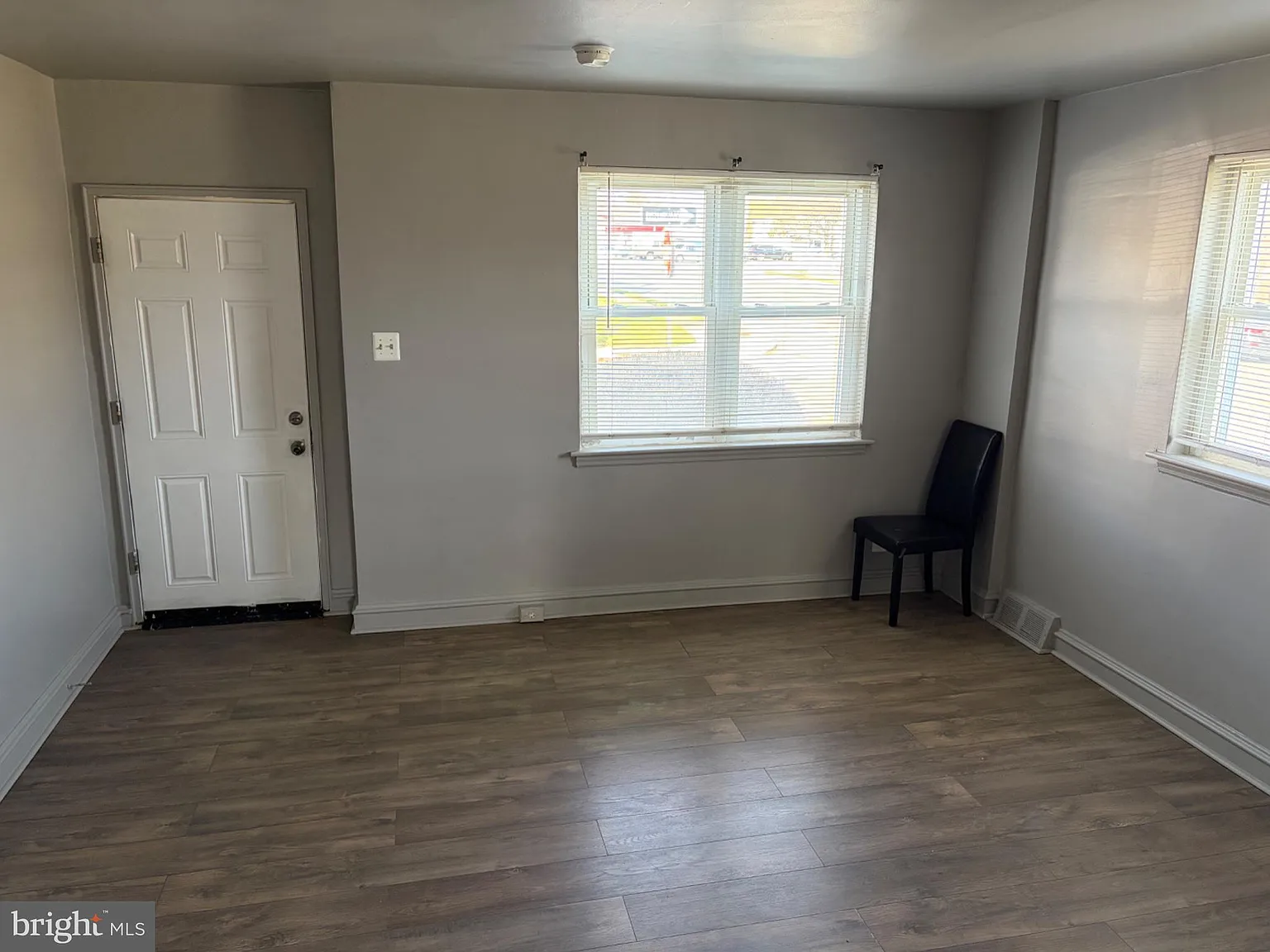 2 bed, 1.0 bath, 1332 sqft, $1,450 — Photo 3