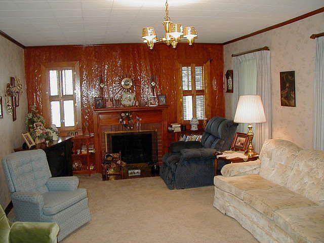 2nd image of 212 8th St