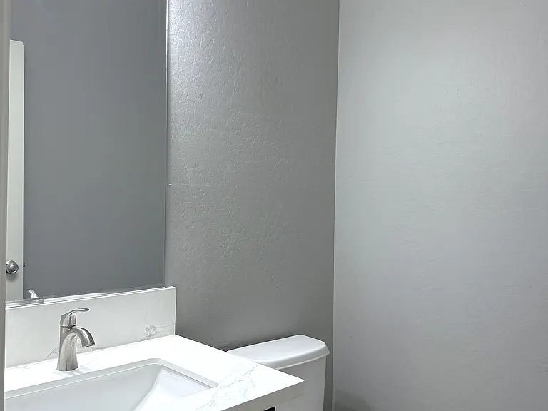 4056 E Devon Dr — Photo 11