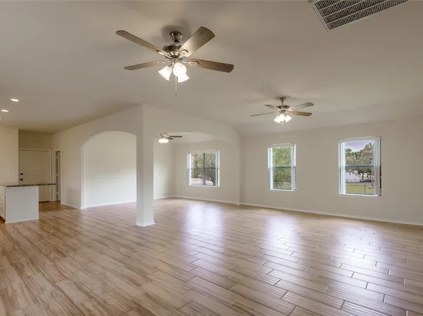 72 Oak Hill Dr, Huntsville, TX 77320
