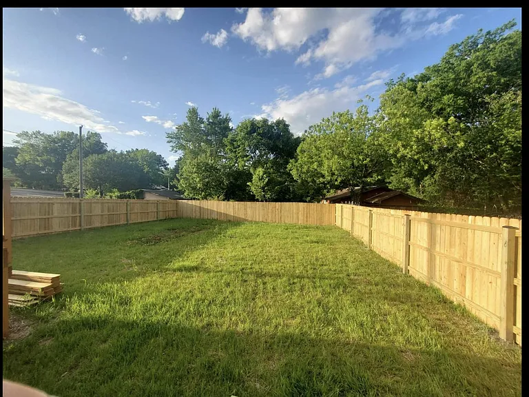 3003 Bryant St — Photo 31