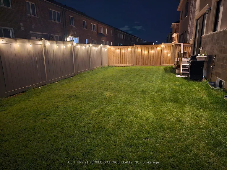 744 E Kennedy Cir W #UPPER — Photo 45