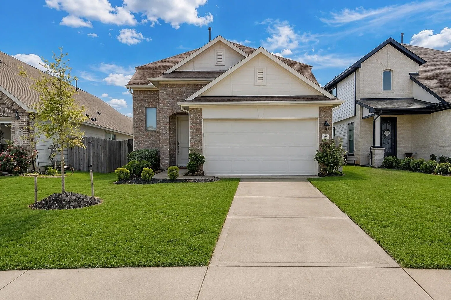 4 bed, 3.0 bath, 2098 sqft, $2,300 — Photo 2