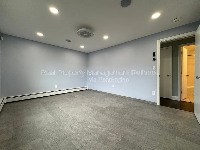 50 Colonial Dr #8 — Photo 8