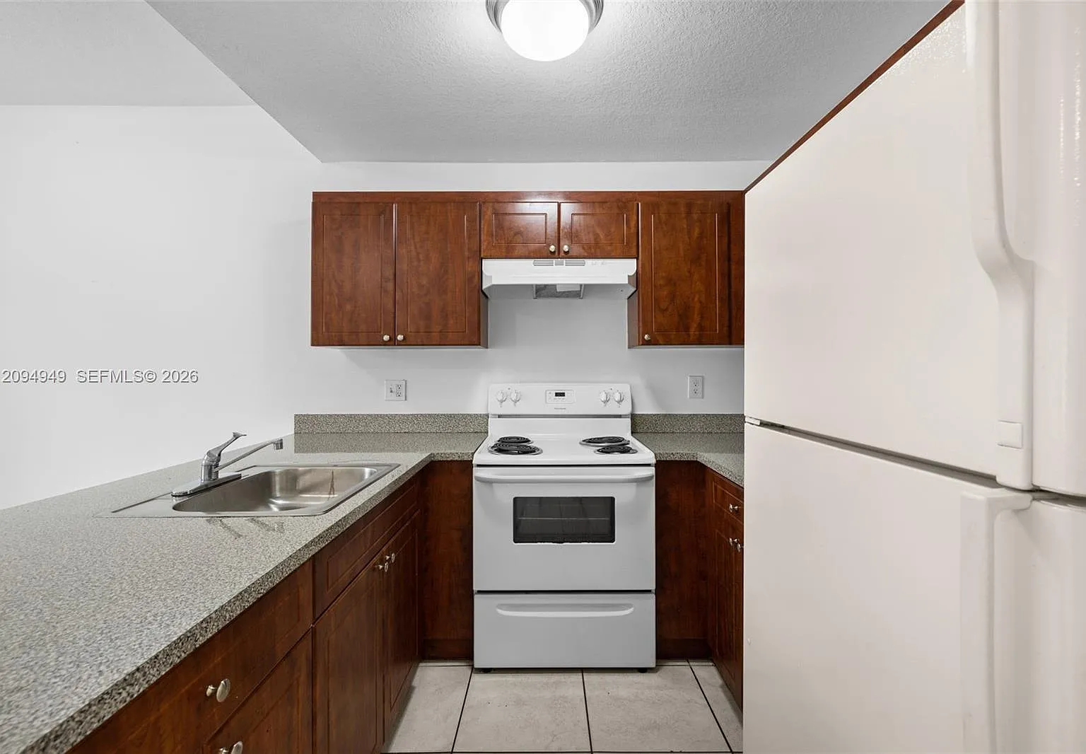 2 bed, 1.0 bath, 800 sqft, $2,100 — Photo 4