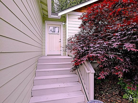 5th image of 1360 Pilchuck Drive