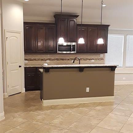 5th image of 813 Cielo Vista Dr