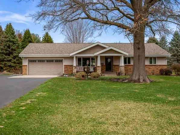 2412 Squaw Prairie Rd, Belvidere, IL 61008